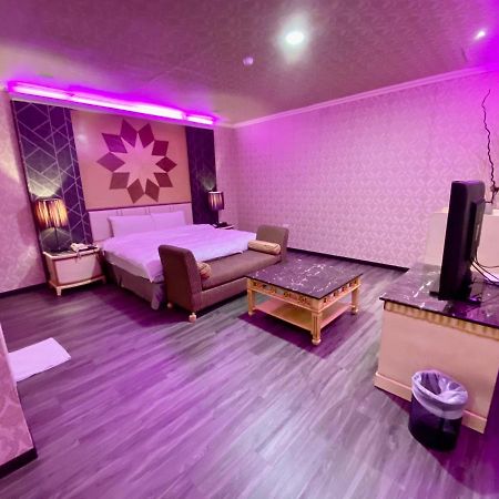Huang Xing Motel Pingtung Zewnętrze zdjęcie