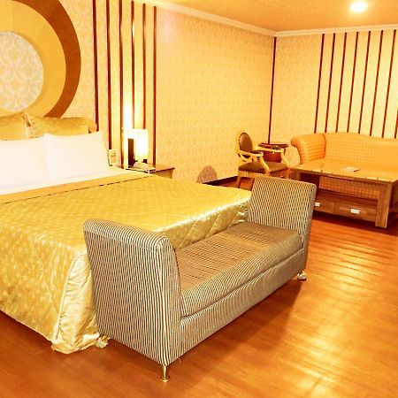 Huang Xing Motel Pingtung Zewnętrze zdjęcie