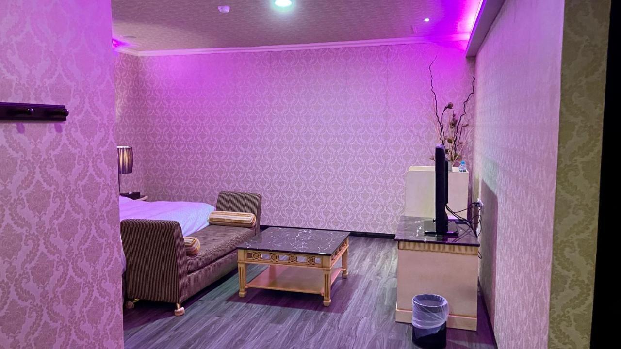 Huang Xing Motel Pingtung Zewnętrze zdjęcie