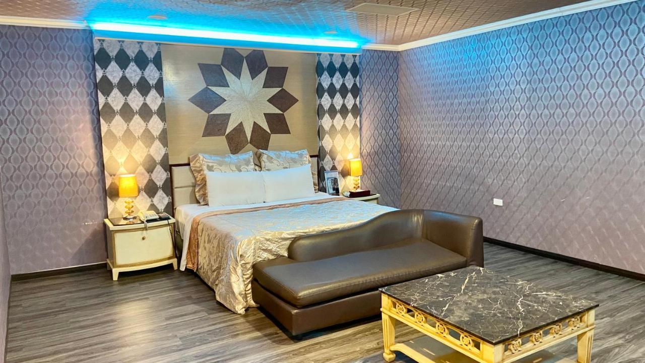 Huang Xing Motel Pingtung Zewnętrze zdjęcie