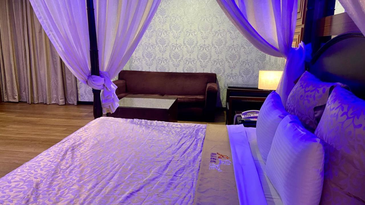 Huang Xing Motel Pingtung Zewnętrze zdjęcie
