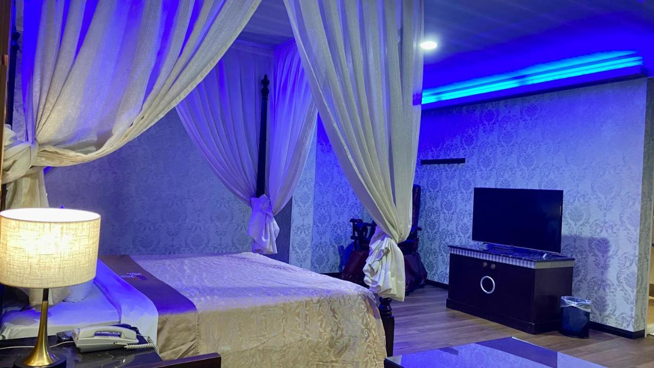 Huang Xing Motel Pingtung Zewnętrze zdjęcie