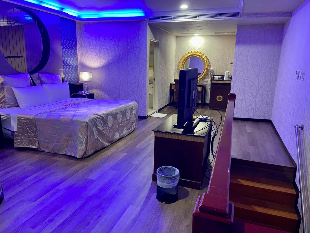 Huang Xing Motel Pingtung Zewnętrze zdjęcie