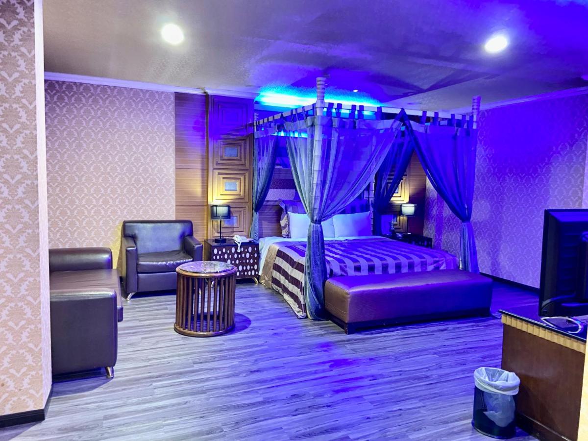 Huang Xing Motel Pingtung Zewnętrze zdjęcie