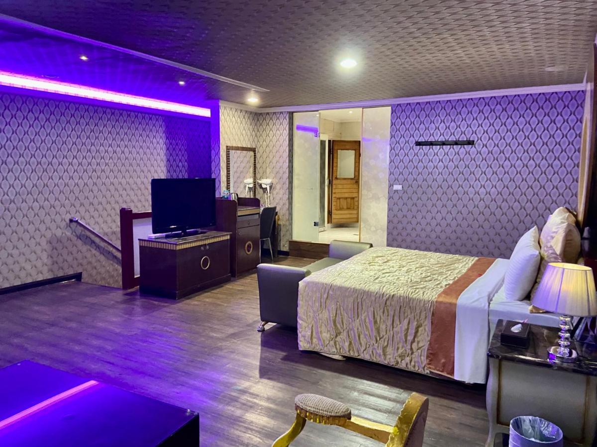 Huang Xing Motel Pingtung Zewnętrze zdjęcie