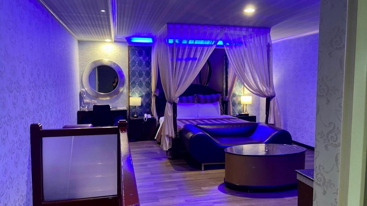 Huang Xing Motel Pingtung Zewnętrze zdjęcie