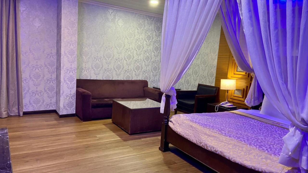 Huang Xing Motel Pingtung Zewnętrze zdjęcie