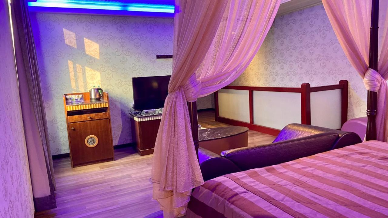 Huang Xing Motel Pingtung Zewnętrze zdjęcie