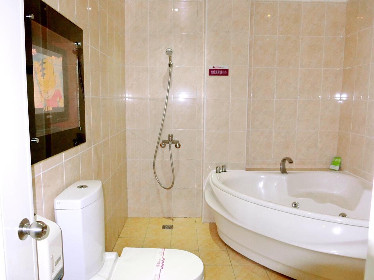 Huang Xing Motel Pingtung Zewnętrze zdjęcie