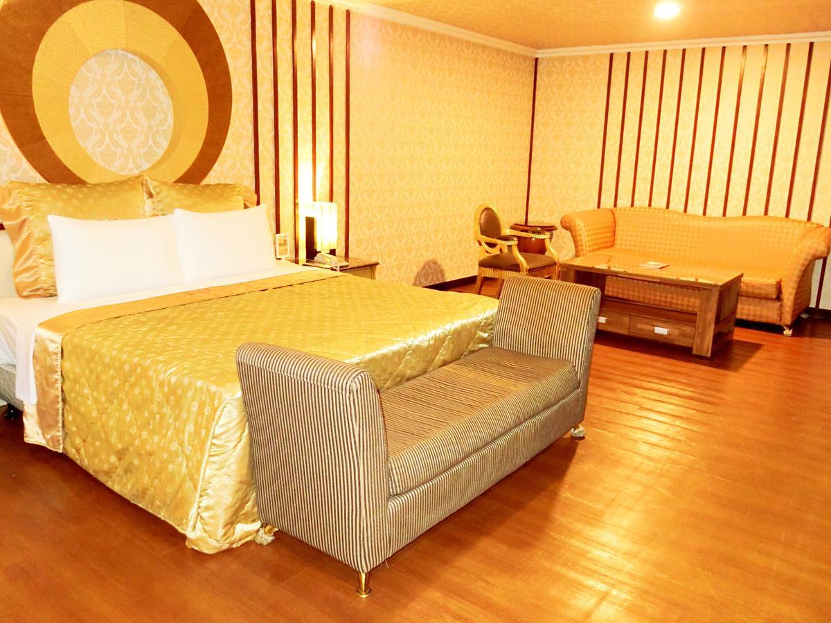 Huang Xing Motel Pingtung Zewnętrze zdjęcie
